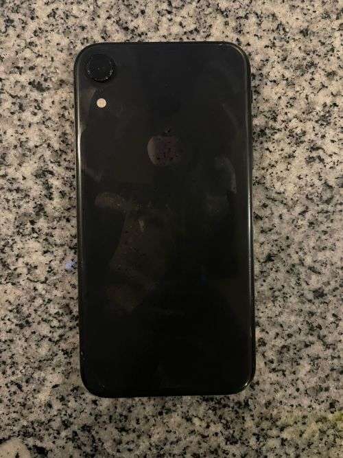 i PHONE XR 64GB MINT CONDITION  85% BATT HEALTH PLIZ READ