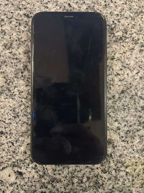 i PHONE XR 64GB MINT CONDITION  85% BATT HEALTH PLIZ READ