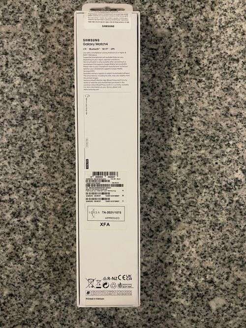 SAMSUNG GALAXY WATCH 4 44MM R875F LTE ,GPS , BLUETOOTH ,WIFI MINT CONDITION