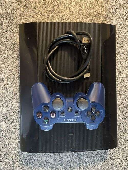 PLAYSTATION 3 SUPER SLIM 500GB 1 CONTROLLER and 17 GAMES