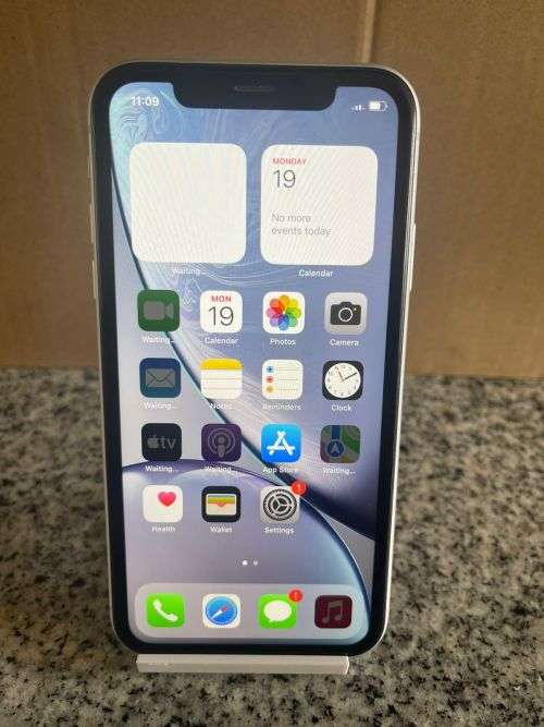 i PHONE XR WHITE 64GB MINT CONDITION  92% BATT HEALTH