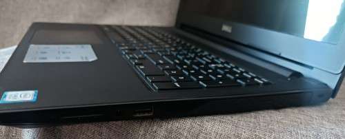 Dell Vostro 15-3568, Intel i5-7200U@2.5GHz, 12GB RAM, 240GB SSD, 15.6` Display (1366x768), Win11 Pro