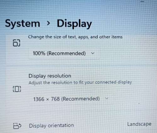 Dell Vostro 15-3568, Intel i5-7200U@2.5GHz, 12GB RAM, 240GB SSD, 15.6` Display (1366x768), Win11 Pro