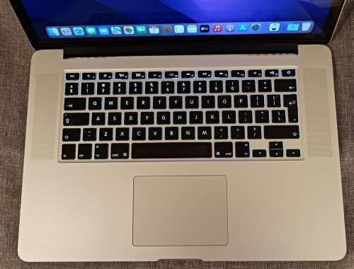 Apple MacBook Pro Retina 15` Mid 2015 A1398, 16GB RAM, Intel i7@2.2GHz, 250GB SSD, MacOS Monterey