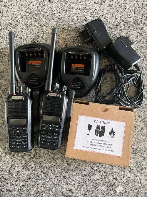 HYT TC-780M V [2] MINT CONDITION RETAIL 12K WITH 2 EXTRA NEW BATTERIES