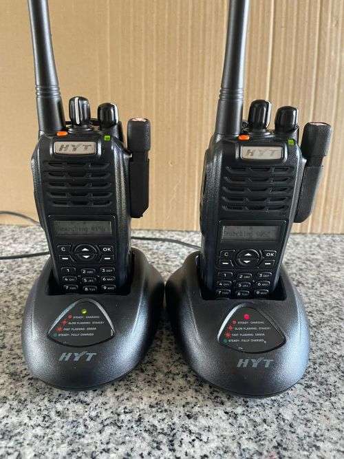 HYT TC-780M V [2] MINT CONDITION RETAIL 12K WITH 2 EXTRA NEW BATTERIES