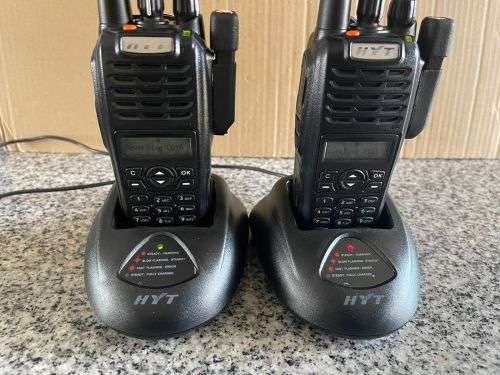 HYT TC-780M V [2] MINT CONDITION RETAIL 12K WITH 2 EXTRA NEW BATTERIES