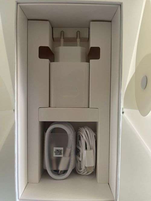 HUAWEI P40 128GB DUAL SIM NEW OPEN BOX