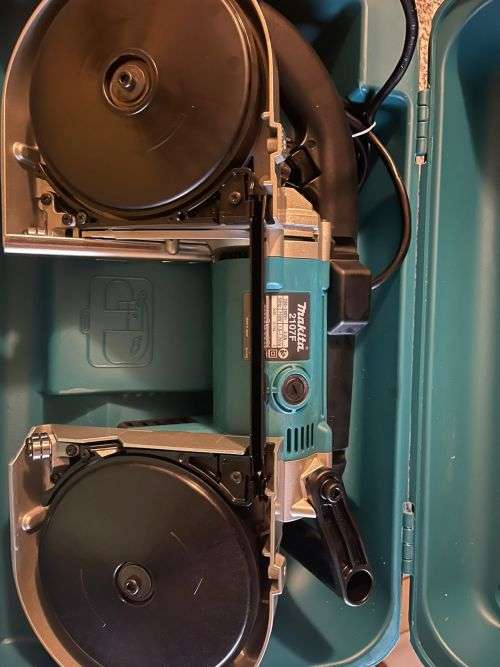 Makita 2107FK Portable Band Saw, with Tool Case New Retail 21k