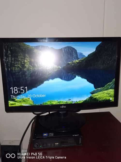 LENOVO THINKCENTRE 10AS161K09 i5 8GB RAM 2.9ghz  256GB SSD COMPLETE WITH FUJITSU MONITOR