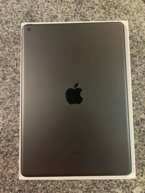 IPAD 9TH GEN WIFI A2602 64 GB MINT CONDITION