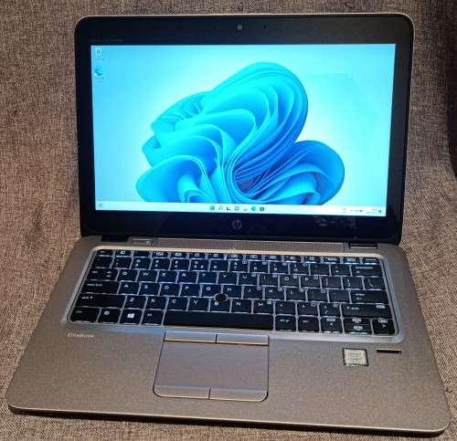 HP EliteBook 820 G4, 7th Gen Intel i7, 8GB RAM, 256GB SSD, 12.5` FHD Touchscreen, Windows 11