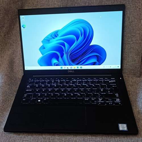 Dell 7390, 13.3` FHD Touchscreen, 8th Gen i5-8350U, 16GB RAM, 256GB m.2 SSD, Windows 11 Professional