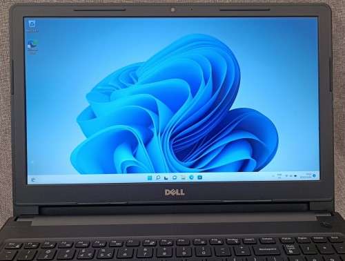 Dell Inspiron 3576, 8th Gen Intel i7-8550U@1.8GHz, Radeon 520 2GB GPU, 12GB RAM, 512GB SSD, 15` FHD