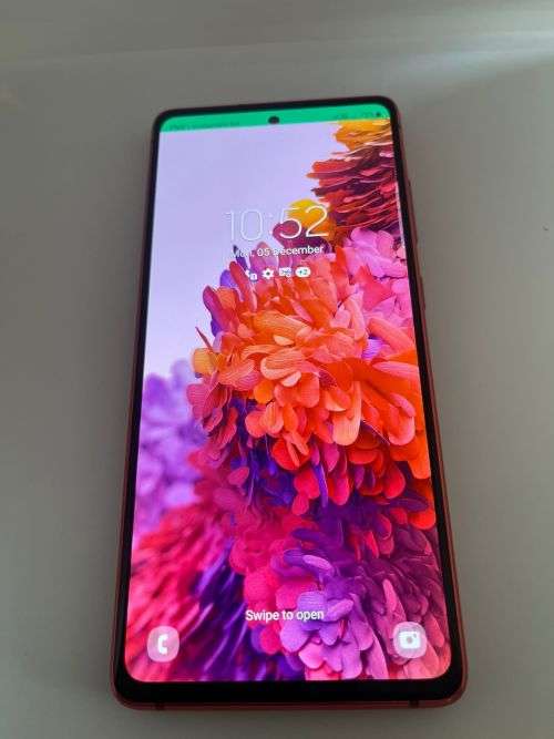 SAMSUNG GALAXY S20 FE 6GB RAM  - 128GB - DUAL SIM MINT CONDITION AS NEW CLOUD RED