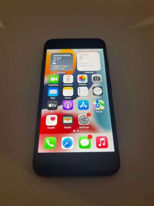 I PHONE 7 32 GB 90% BATT HEALTH MINT CONDITION