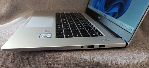 Huawei MateBook D15, 10th Gen i3-10110U,8GB RAM,256GB SSD,15.6` FHD Display, Mint Condition