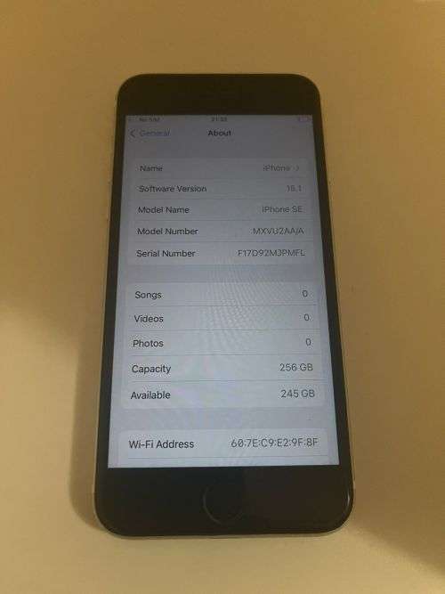 I PHONE SE 2020  256GB 82% BATT HEALTH