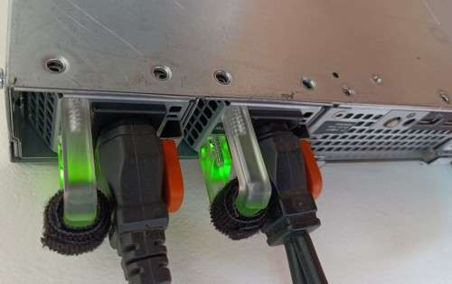 Dell PowerEdge R320 1U Server, Intel Xeon E5-2440@2.4GHz, 32GB RAM, 2x 146GB 15k HDD, 5x600GB 15k HD