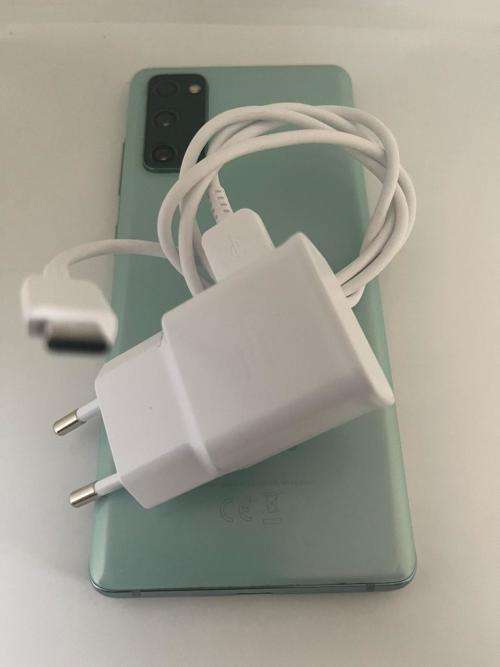 SAMSUNG GALAXY S20 FE  - 128GB - DUAL SIM MINT CONDITION