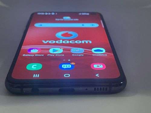 SAMSUNG S10e 128GB SINGLE SIM PRISM BLACK  MINT CONDITION