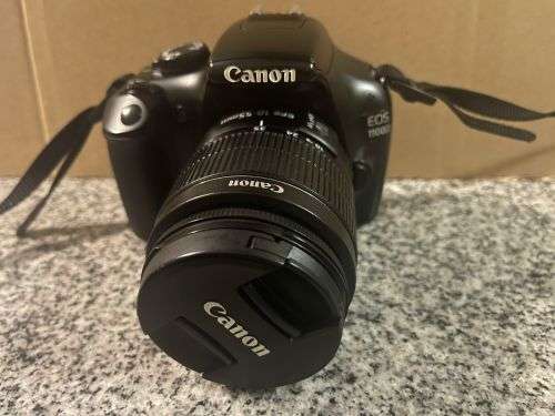 CANON  1100D WITH 2 LENSES & FLASH COMBO MINT CONDITION