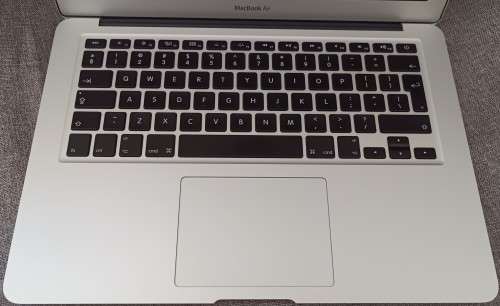 Apple MacBook Air 13` mid-2013, Intel i5 Dual Core@1.3GHz, 4GB RAM, Intel HD 5000,121GB SSD