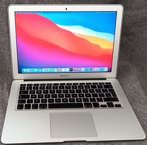 Apple MacBook Air 13` mid-2013, Intel i5 Dual Core@1.3GHz, 4GB RAM, Intel HD 5000,121GB SSD