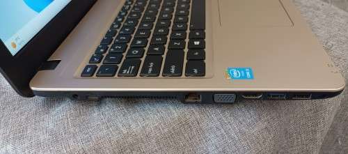 Asus X540LA, Intel i3-4005U@1.7GHz, 8GB RAM, 1TB HDD, 15.6` HD Display (1366x768) Windows 11
