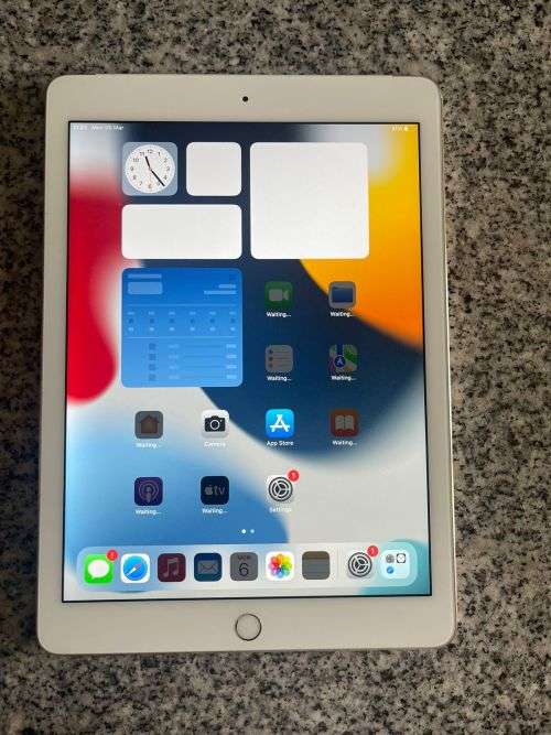 IPAD AIR 2 WIFI & 4G 64GB  A1567 MINT CONDITION