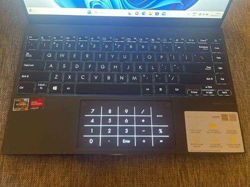 Asus ZenBook UM425U AMD RYZEN 7 5700U WITH RADEON GRAPHICS