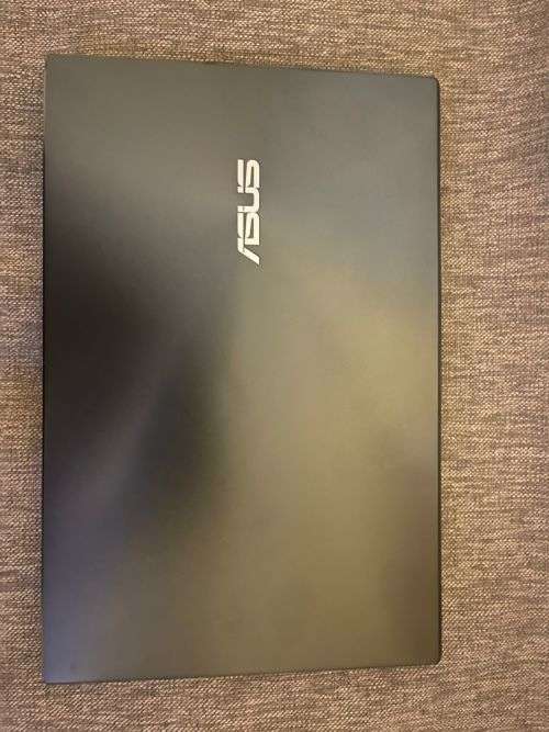 Asus ZenBook UM425U AMD RYZEN 7 5700U WITH RADEON GRAPHICS