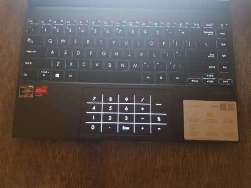 Asus ZenBook UM425U AMD RYZEN 7 5700U WITH RADEON GRAPHICS