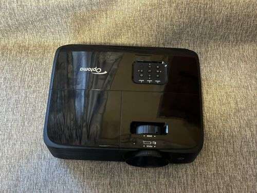 OPTOMA  DLP Projector XGA 4000 ANSI Lumens Mint Condition