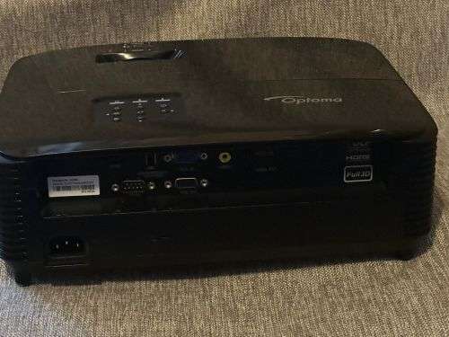 OPTOMA  DLP Projector XGA 4000 ANSI Lumens Mint Condition