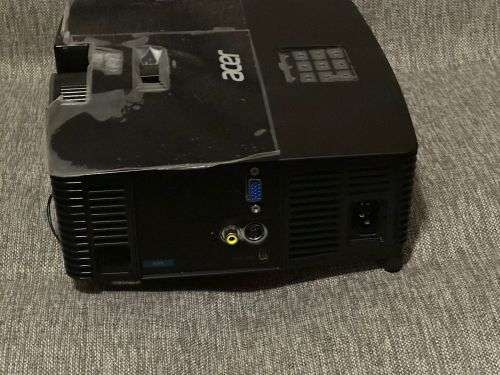 ACER X115 DLP PROJECTOR MINT CONDITION