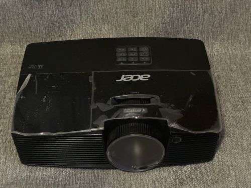 ACER X115 DLP PROJECTOR MINT CONDITION