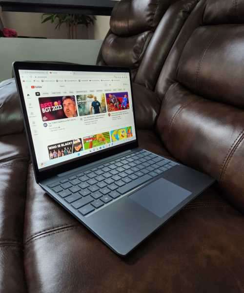 MICROSOFT SURFACE TOUCH  LAPTOP GO 10TH GEN i5 128GB SSD MINT