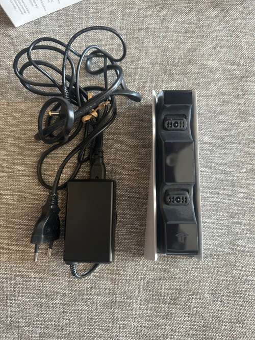 PS5 DualSense Charging Station and PS5 Remote