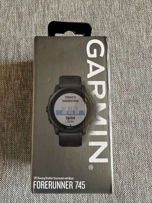 GARMIN FORERUNNER 745 GPS FITNESS WATCH NEW