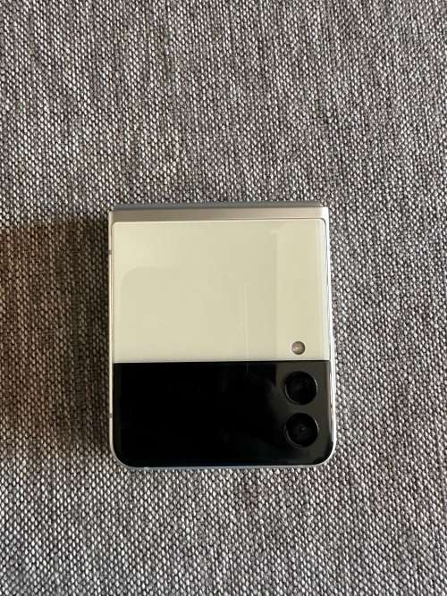 Samsung Galaxy Z Flip 3 5G {256GB, Dual   Sim,Cream }