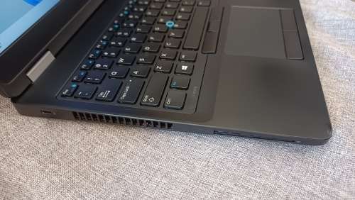 Dell Latitude E5570, Radeon R7-M370 GPU, i7-6820HQ@2.7GGHz, 16GB RAM, 256GB m.2 SSD,15` FHD Display