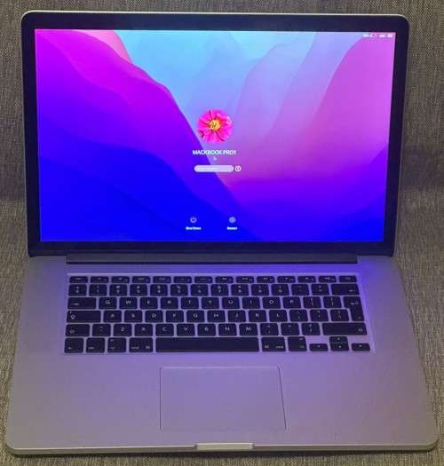 Apple MacBook Pro Retina 15` mid 2015, Intel i7 Quad Core@2.2GHz, 16GB RAM, 251GB SSD, macOS Monter