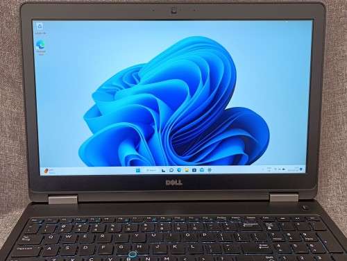 Dell Latitude E5570, Radeon R7-M370 GPU, i7-6820HQ@2.7GGHz, 16GB RAM, 256GB m.2 SSD,15` FHD Display