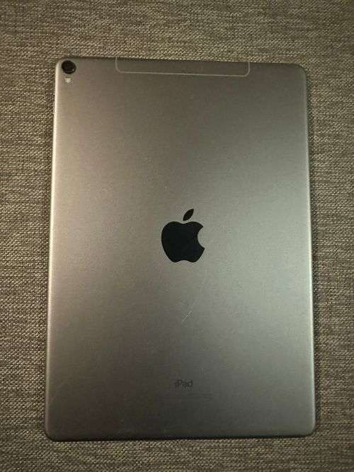 IPAD  PRO [10.5 INCH ] WIFI + CELLULLAR 256GB MODEL  A1709