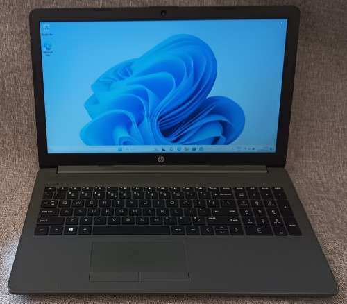 HP 255 G7, AMD Ryzen 3 3200U@2.6GHz, Radeon Vega Gfx, 8GB RAM, 256GB SSD, 15` HD Display, Win11
