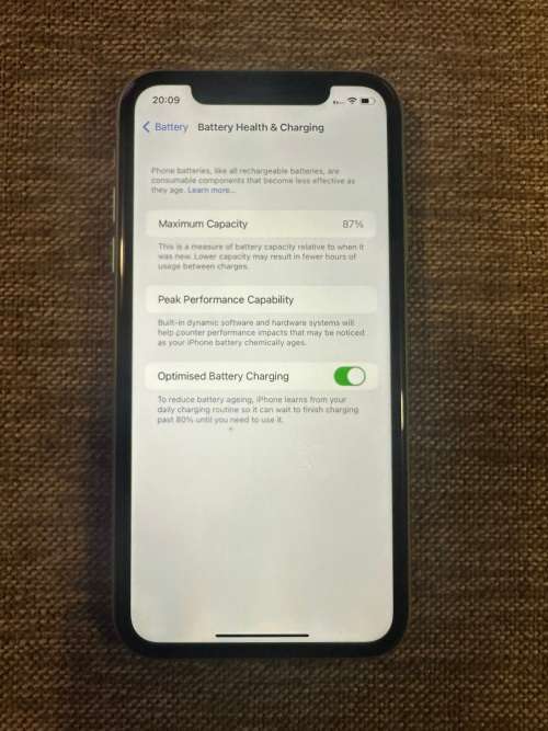 I PHONE 11 PRISTINE CONDITION 256GB 87% BATT HEALTH