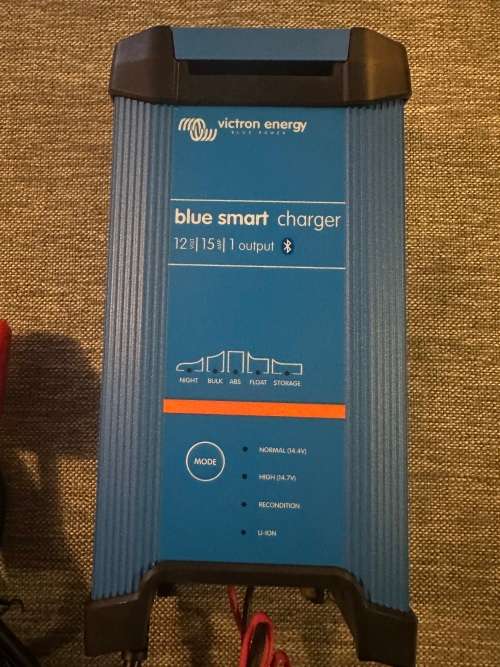 Victron Blue Smart Ip22 Charger 12 15 + Dc Connector Mint as New