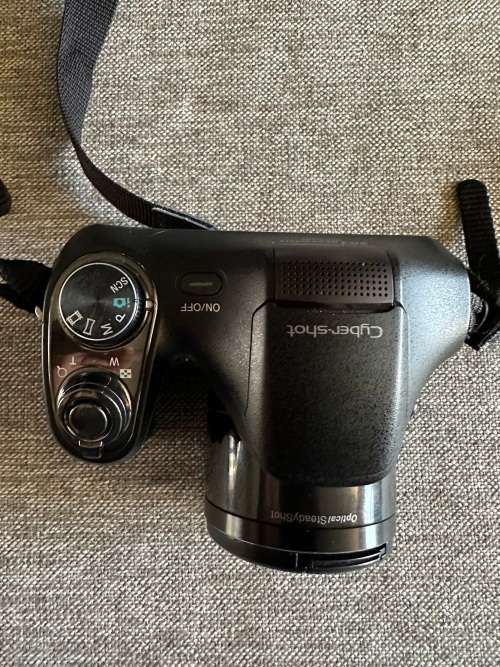 Sony Cybershot DSC-H200 Black 20.1MP 26X Optical SteadyShot image stabilization Digital Camera