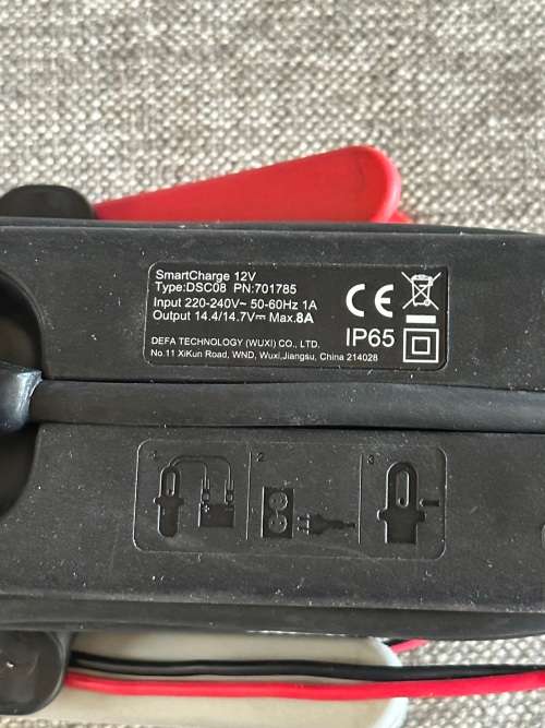 DEFA Smart Charge 8A Portable Battery Charger